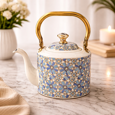 إبريق شاي فاخر بتصميم هندسي مميز يجمع بين الأناقة الكلاسيكية والطابع العصري 2 لتر